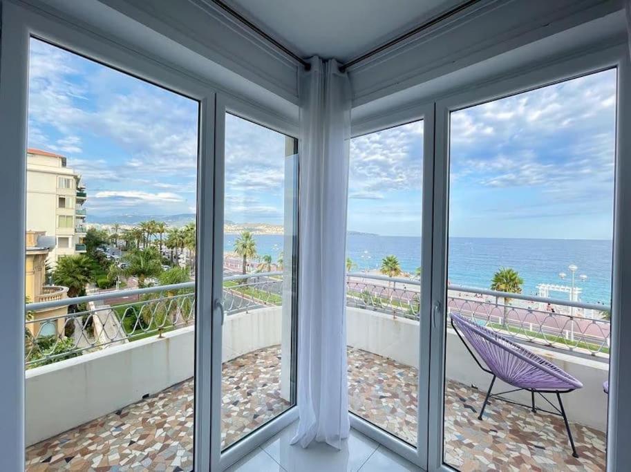 Beach Front, Superbe Appartement Pour 4 Personnes Nice Eksteriør billede