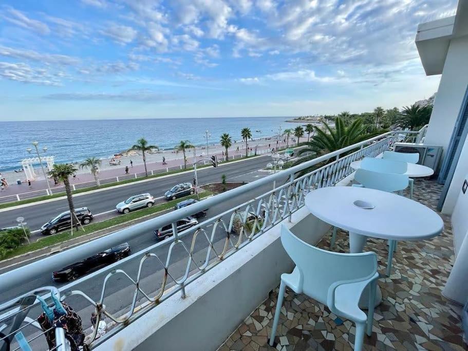 Beach Front, Superbe Appartement Pour 4 Personnes Nice Eksteriør billede
