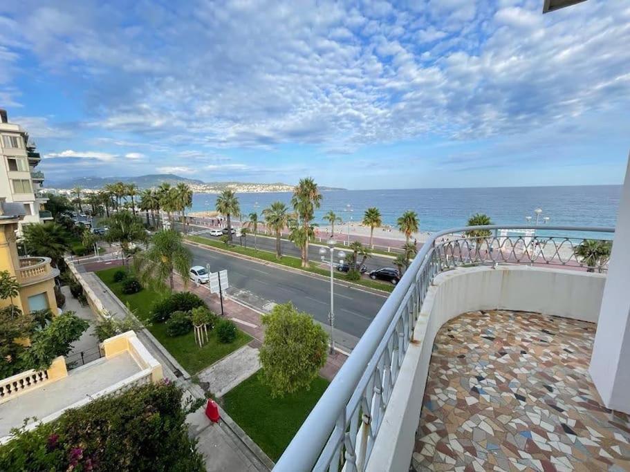 Beach Front, Superbe Appartement Pour 4 Personnes Nice Eksteriør billede