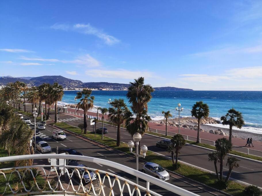 Beach Front, Superbe Appartement Pour 4 Personnes Nice Eksteriør billede