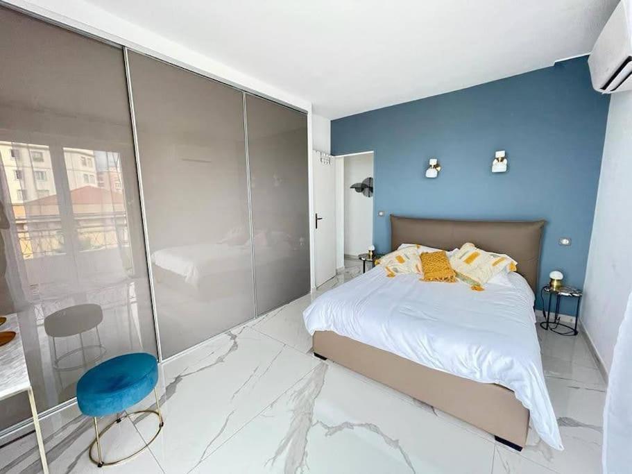 Beach Front, Superbe Appartement Pour 4 Personnes Nice Eksteriør billede