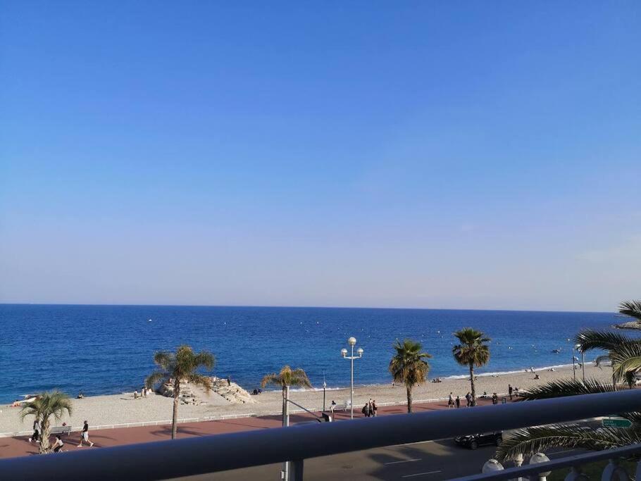 Beach Front, Superbe Appartement Pour 4 Personnes Nice Eksteriør billede