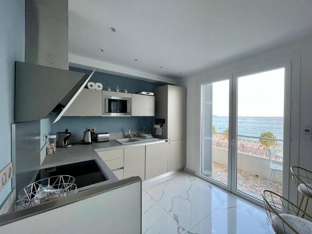 Beach Front, Superbe Appartement Pour 4 Personnes Nice Eksteriør billede