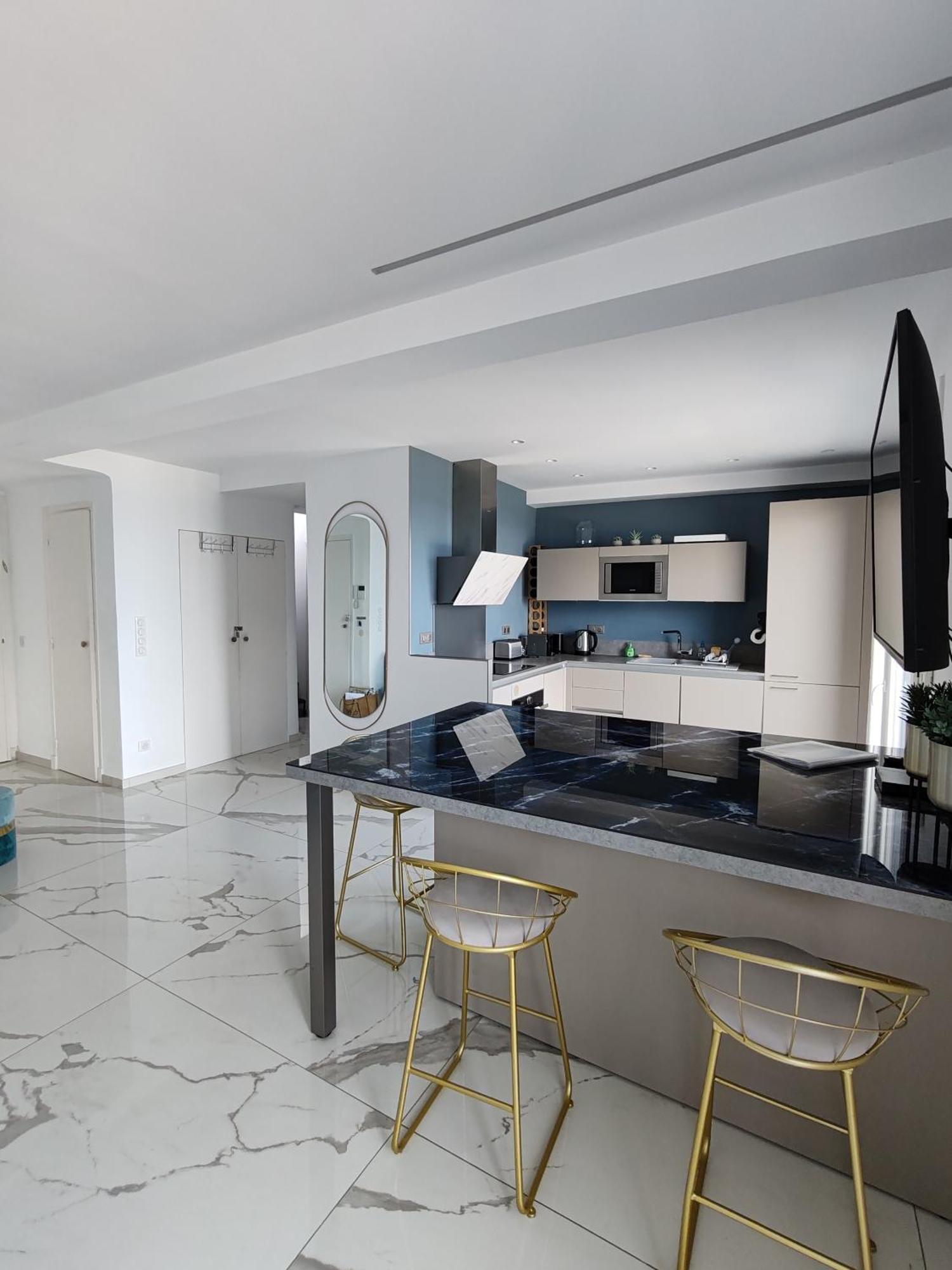 Beach Front, Superbe Appartement Pour 4 Personnes Nice Eksteriør billede