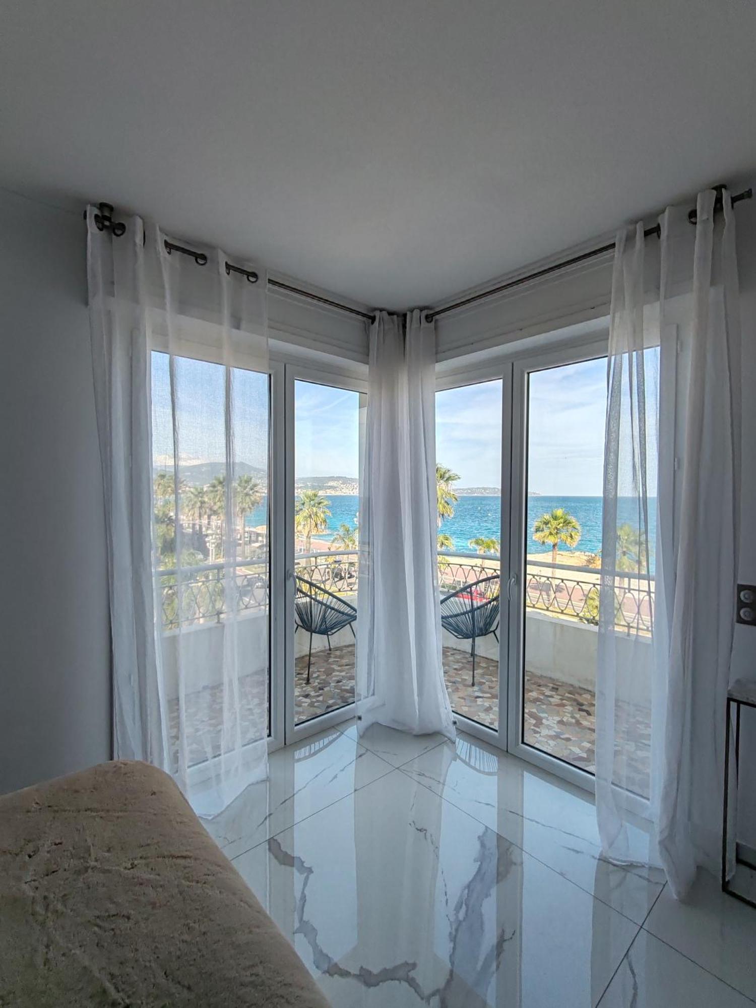 Beach Front, Superbe Appartement Pour 4 Personnes Nice Eksteriør billede